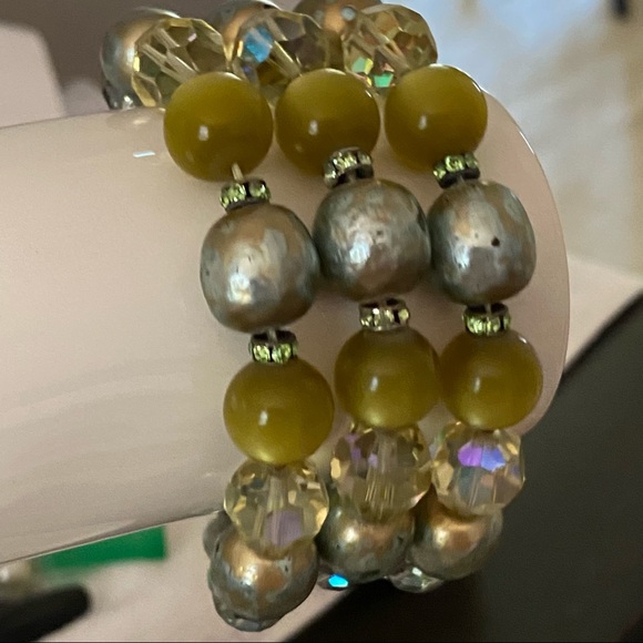 Bracelet & Necklace Set. Vintage Multi Strand Green Acrylic AB & Moonglow Beads. - Picture 4 of 15